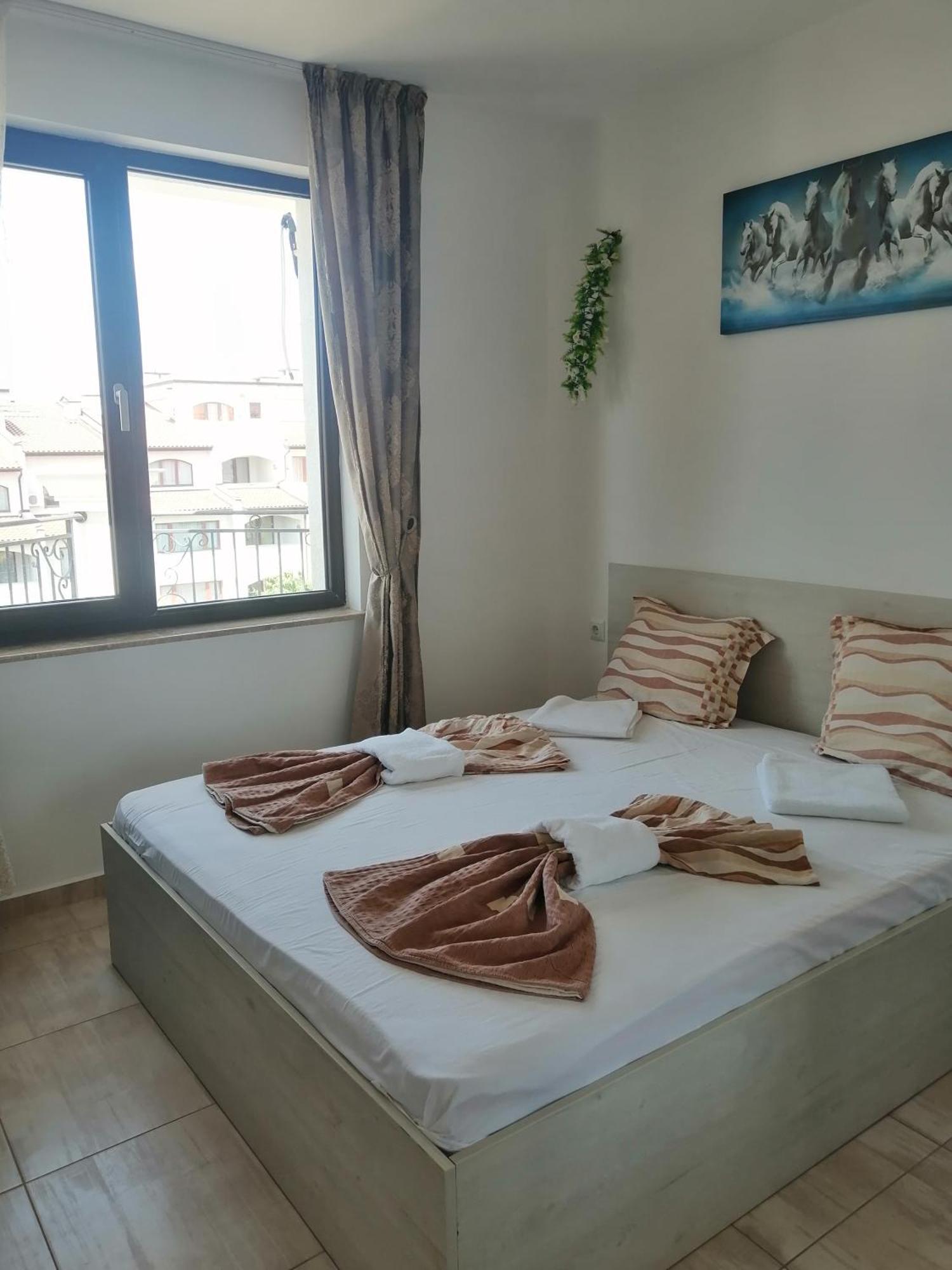Хоризонт М Apartment Свети Влас Екстериор снимка